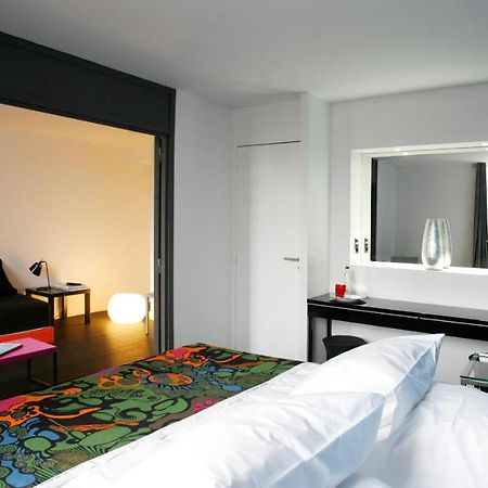 Design Hotel Des Francs Garcons Saint-Sauvant  Exterior photo