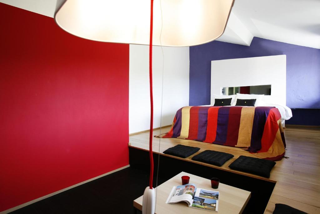 Design Hotel Des Francs Garcons Saint-Sauvant  Room photo